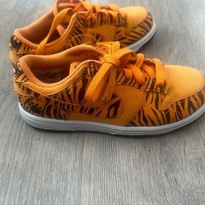 Little kid tiger nike dunks